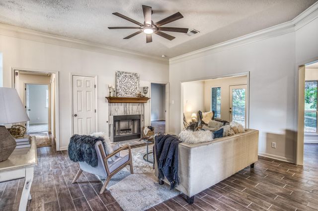 503 Hickory Hollow Lane, Brenham, TX 77833