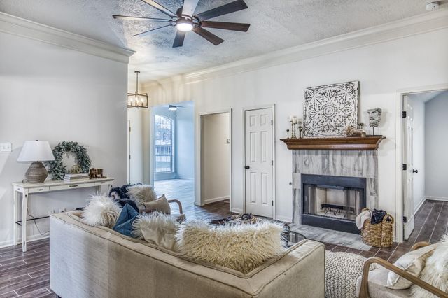 503 Hickory Hollow Lane, Brenham, TX 77833