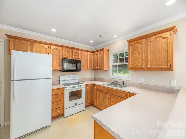1 Willoughby Run Drive, Asheville, NC 28803