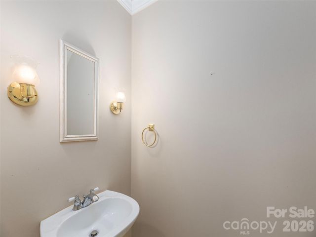 1 Willoughby Run Drive, Asheville, NC 28803
