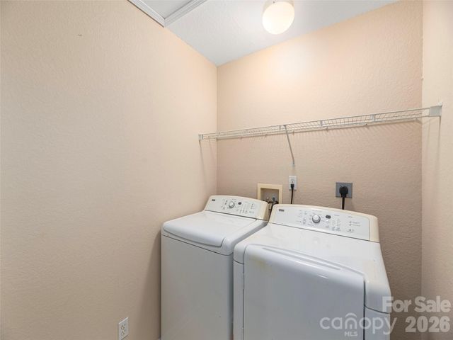 1 Willoughby Run Drive, Asheville, NC 28803