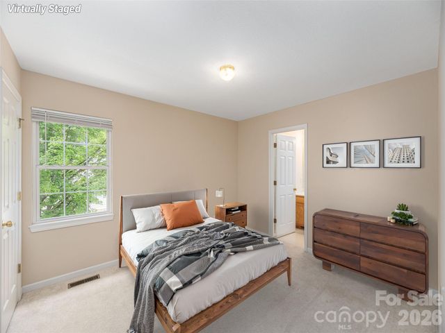 1 Willoughby Run Drive, Asheville, NC 28803