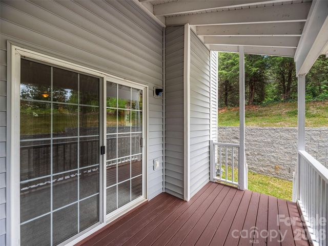 1 Willoughby Run Drive, Asheville, NC 28803