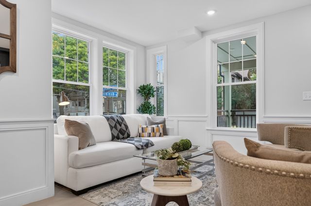 1006A Broadway A, Somerville, MA 02144
