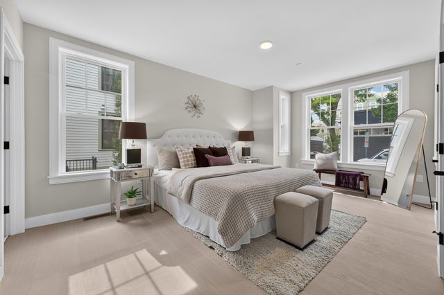 1006A Broadway A, Somerville, MA 02144