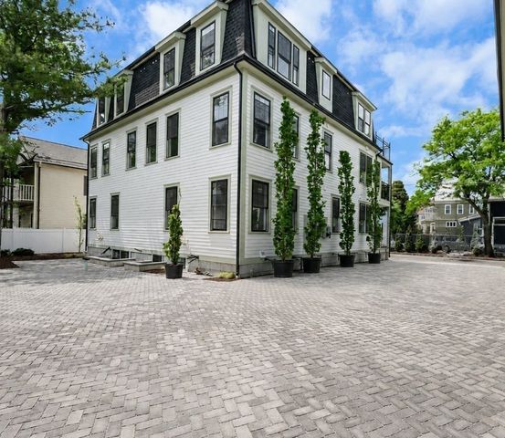 1006A Broadway A, Somerville, MA 02144