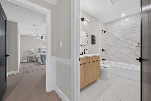 1006A Broadway A, Somerville, MA 02144