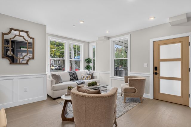 1006A Broadway A, Somerville, MA 02144