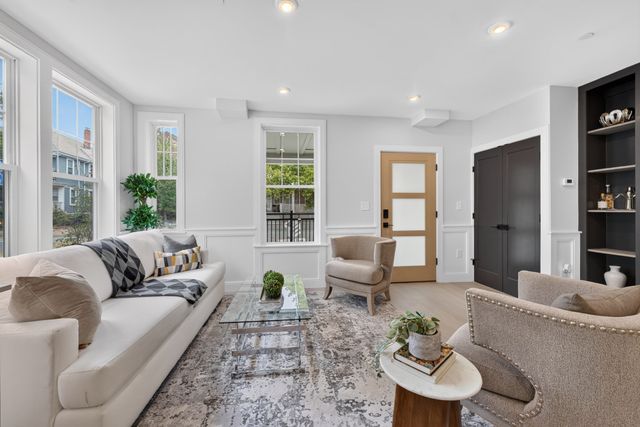 1006A Broadway A, Somerville, MA 02144