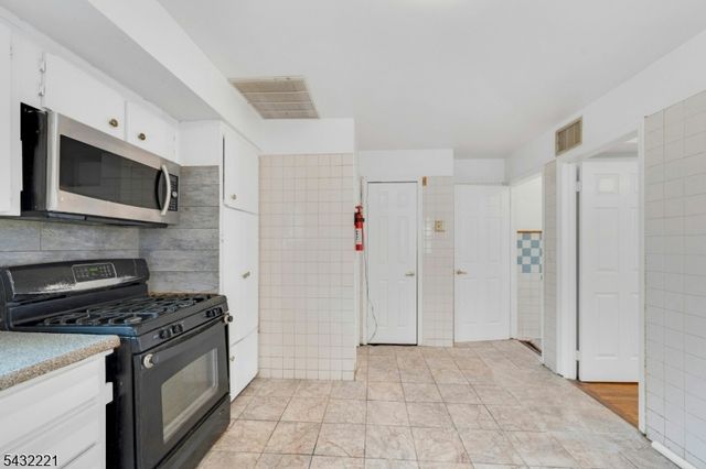 183 Devon St, Kearny Town, NJ 07032