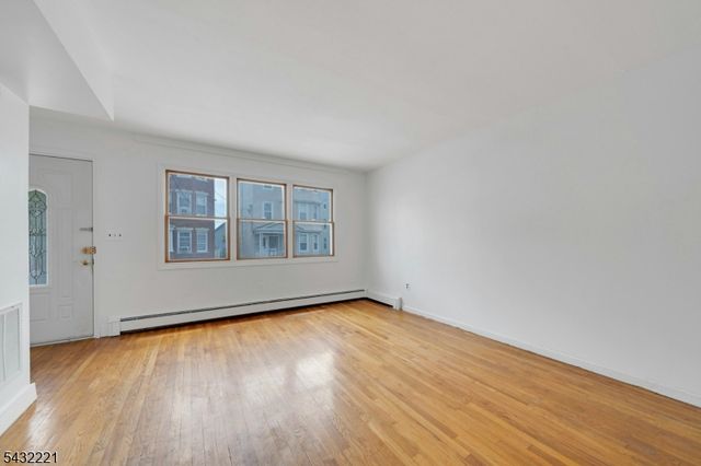 183 Devon St, Kearny Town, NJ 07032