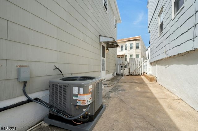 183 Devon St, Kearny Town, NJ 07032