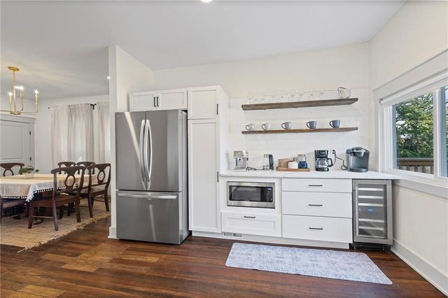 20 E 32nd Street, Kansas City, MO 64111