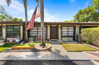 10311 Laurel Ct, Pembroke Pines, FL 33026