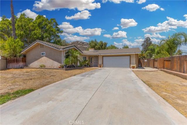12011 Quantico Drive, Riverside, CA 92505