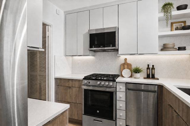 309 E 49th St Apt 11C, New York City, NY 10017