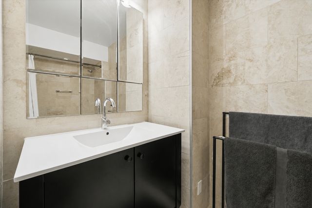 309 E 49th St Apt 11C, New York City, NY 10017