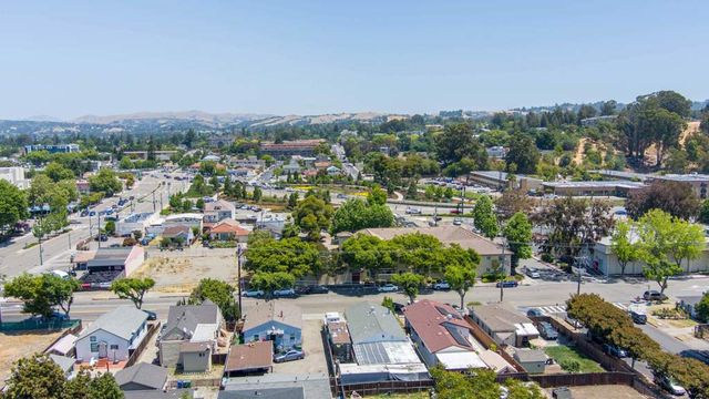 640 Plaza Pl, Hayward, CA 94541