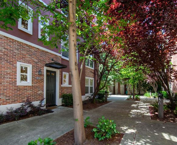 640 Plaza Pl, Hayward, CA 94541