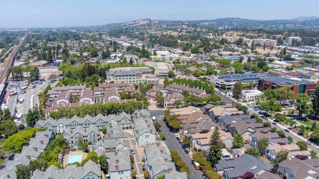 640 Plaza Pl, Hayward, CA 94541