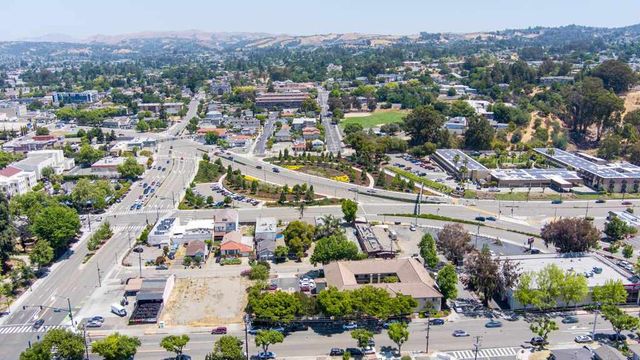 640 Plaza Pl, Hayward, CA 94541