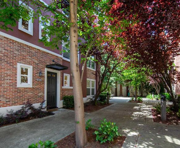 640 Plaza Pl, Hayward, CA 94541