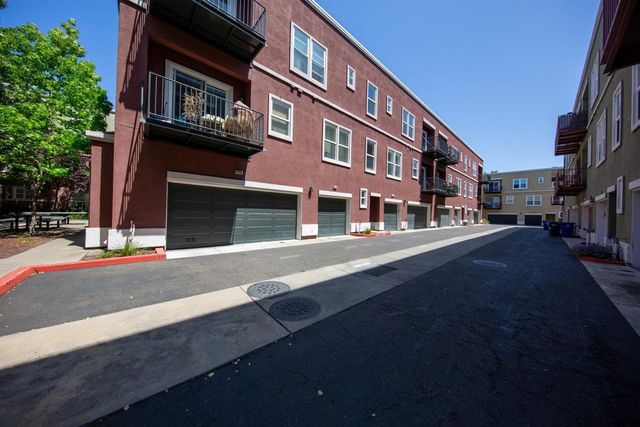 640 Plaza Pl, Hayward, CA 94541