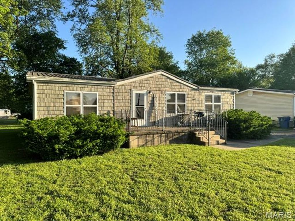 Image 1 of property listing at 806 Dawson Rd, New Madrid, MO 63869