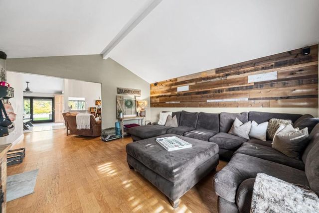 6880 Barker Way, San Diego, CA 92119