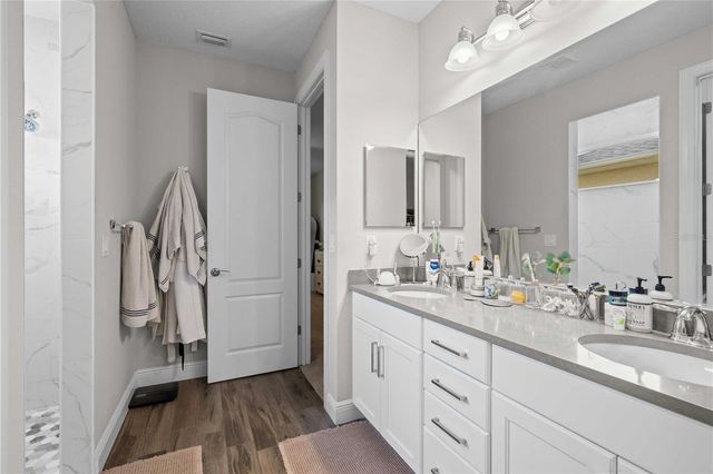 5830 SILVER SUN DRIVE, Apollo Beach, FL 33572