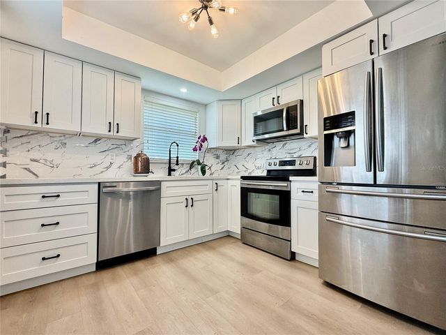 5440 RIVERBLUFF CIRCLE 87, Sarasota, FL 34231