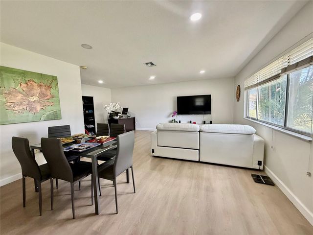 5440 RIVERBLUFF CIRCLE 87, Sarasota, FL 34231