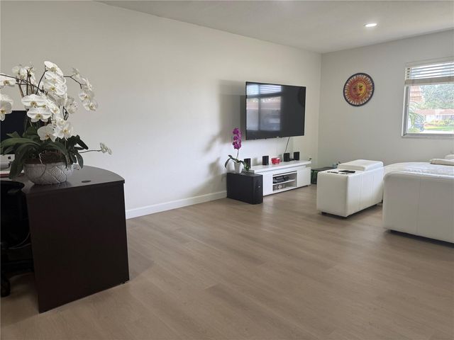 5440 RIVERBLUFF CIRCLE 87, Sarasota, FL 34231