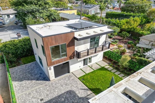 3932 S Minerva Avenue, Los Angeles, CA 90066