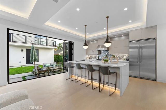 3932 S Minerva Avenue, Los Angeles, CA 90066