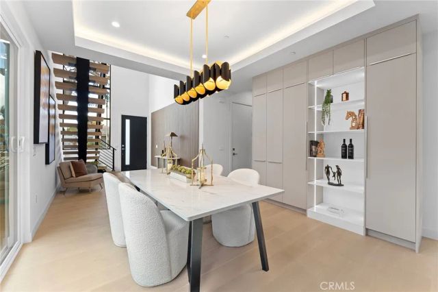 3932 S Minerva Avenue, Los Angeles, CA 90066