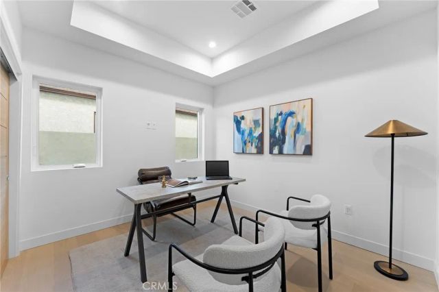 3932 S Minerva Avenue, Los Angeles, CA 90066