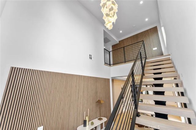 3932 S Minerva Avenue, Los Angeles, CA 90066