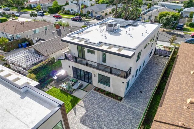 3932 S Minerva Avenue, Los Angeles, CA 90066