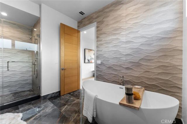 3932 S Minerva Avenue, Los Angeles, CA 90066