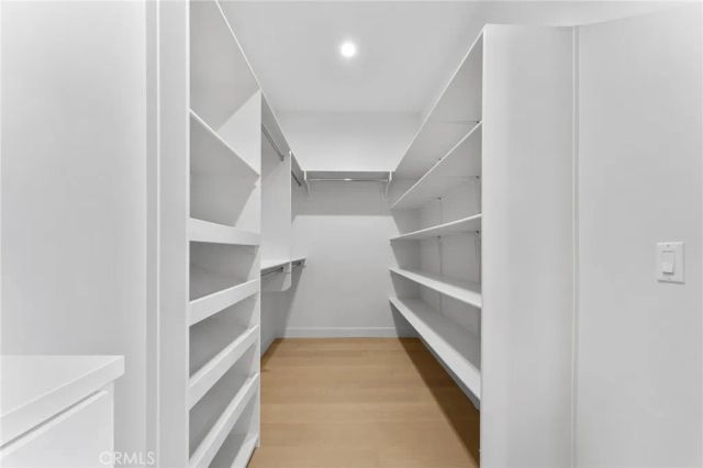 3932 S Minerva Avenue, Los Angeles, CA 90066