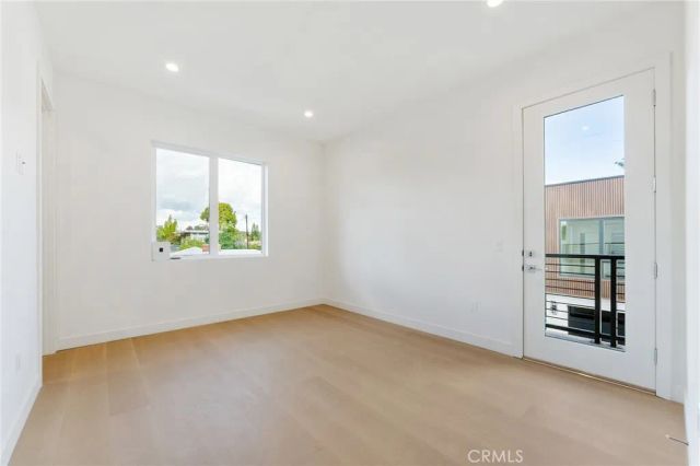 3932 S Minerva Avenue, Los Angeles, CA 90066