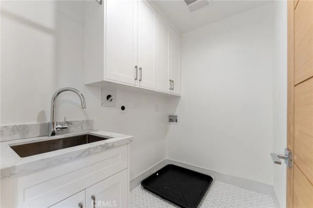 3932 S Minerva Avenue, Los Angeles, CA 90066