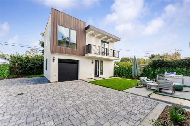 3932 S Minerva Avenue, Los Angeles, CA 90066