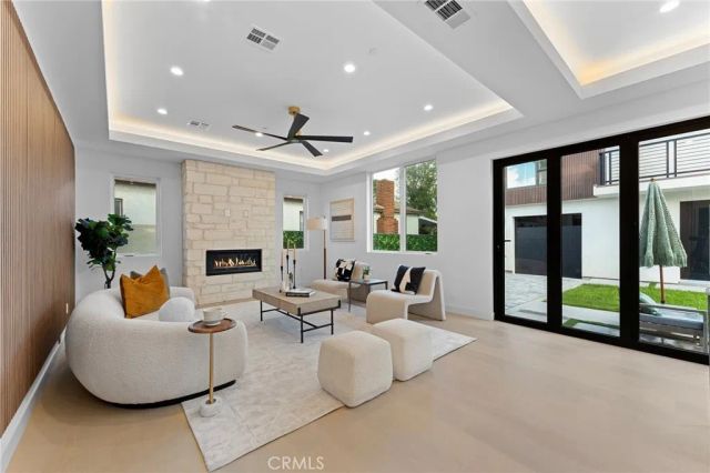 3932 S Minerva Avenue, Los Angeles, CA 90066