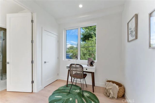 3932 S Minerva Avenue, Los Angeles, CA 90066