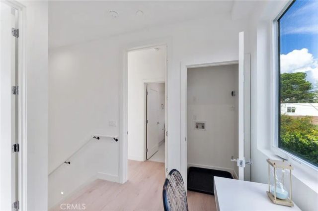 3932 S Minerva Avenue, Los Angeles, CA 90066