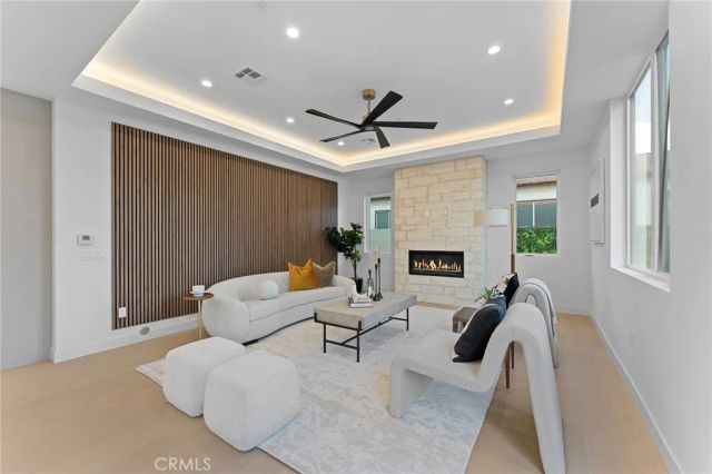 3932 S Minerva Avenue, Los Angeles, CA 90066