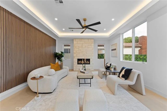 3932 S Minerva Avenue, Los Angeles, CA 90066