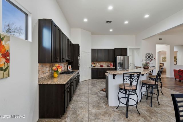 12270 N Golden Mirror Drive, Marana, AZ 85658